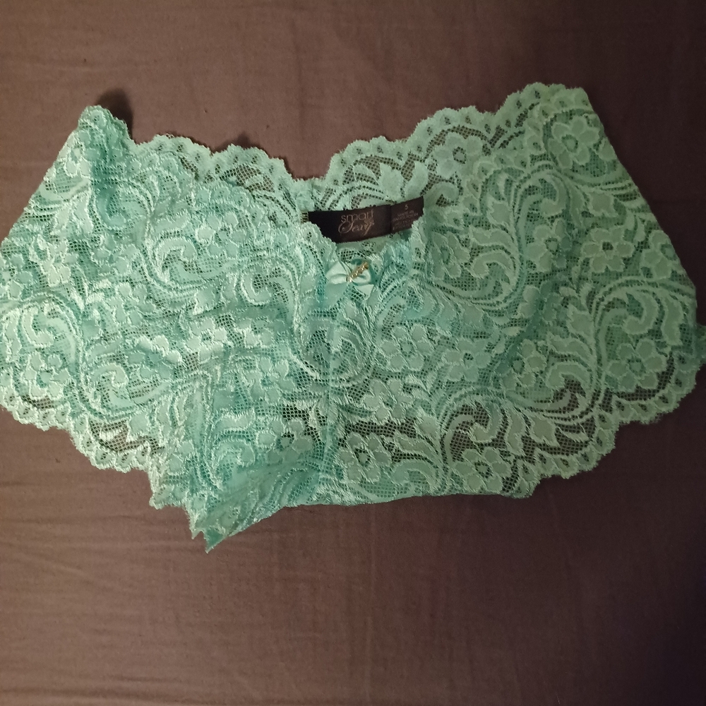 Sexy Lace Bralette in Mint Green
